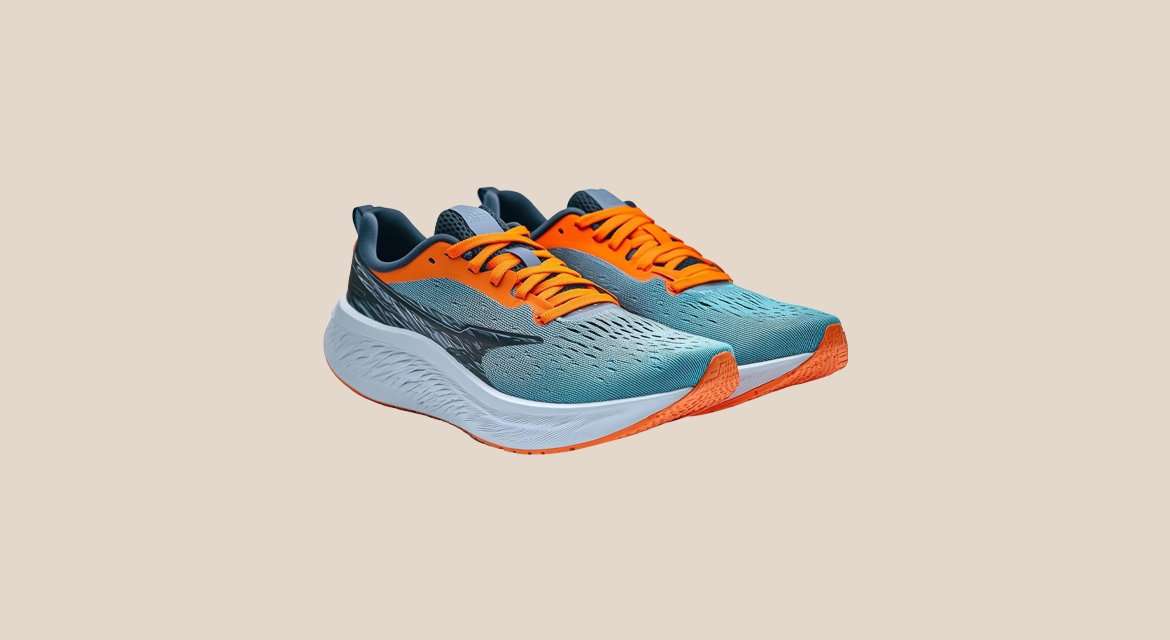 Running shoes imported from china